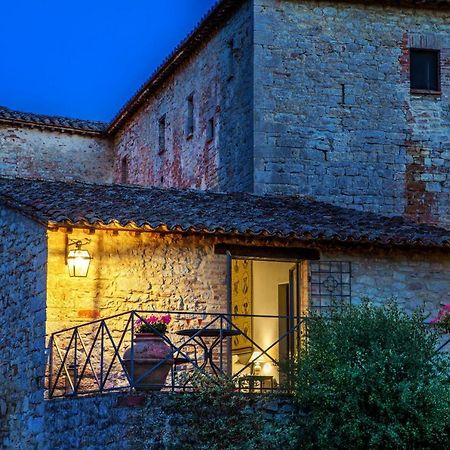 Castello Valenzino Aparthotel Pierantonio Exterior photo