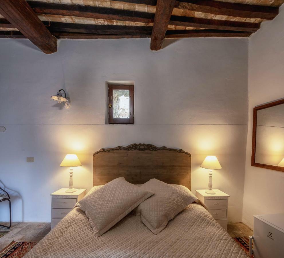 Castello Valenzino Aparthotel Pierantonio Exterior photo