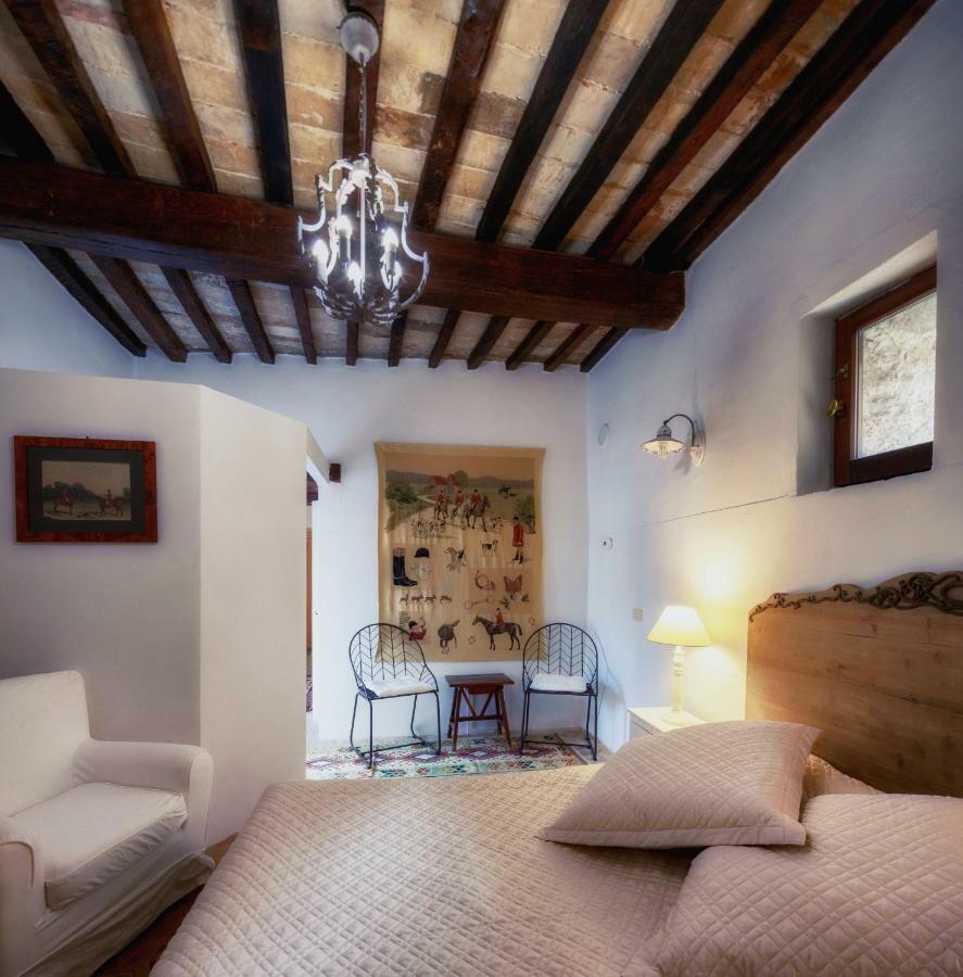 Castello Valenzino Aparthotel Pierantonio Exterior photo